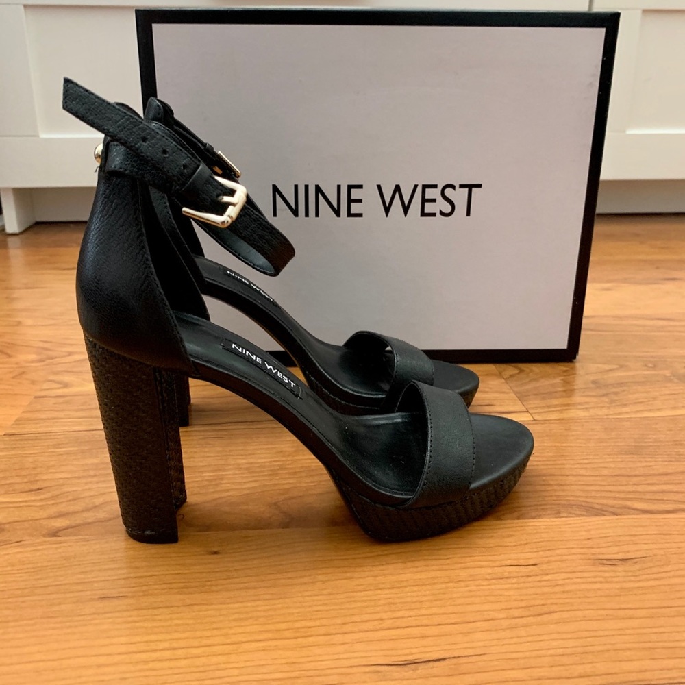 NINE WEST Platform Sandals (Black, 6M)